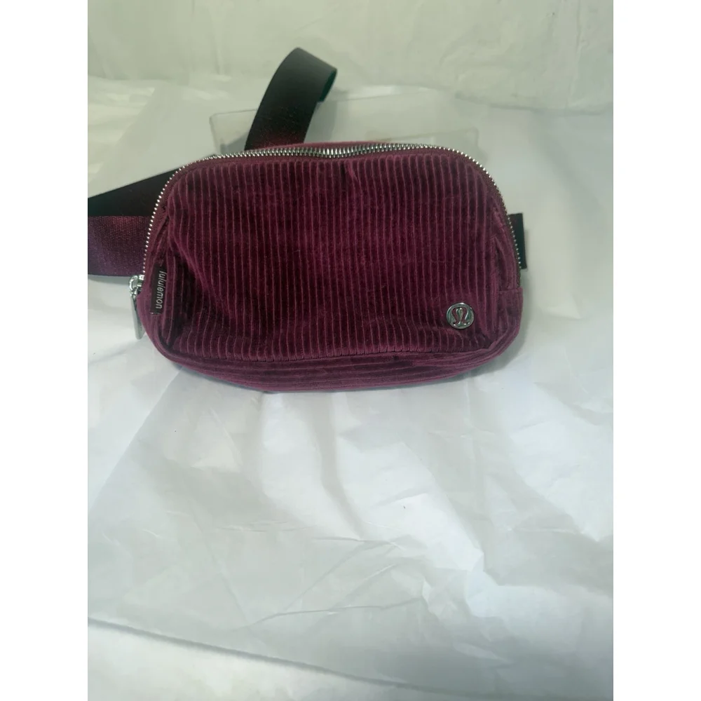 Lululemon Everywhere Belt Bag Corduroy